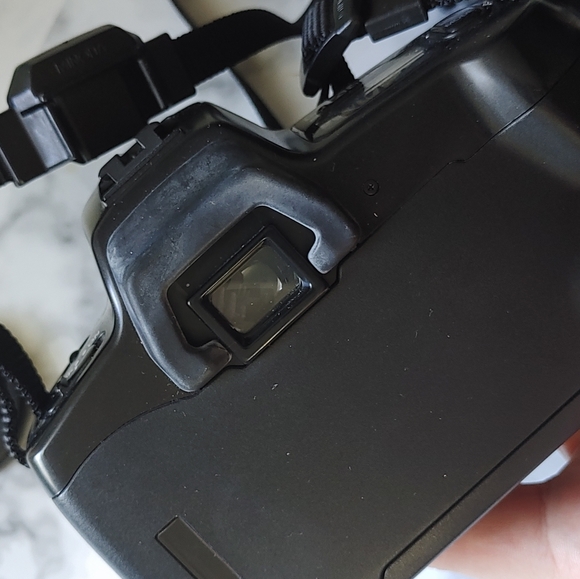 Vintage Minolta Camera - Picture 6 of 14